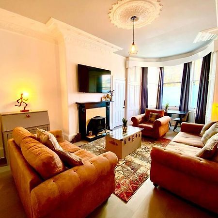Anchored Homely Apartment In Historic Centre Paisley Ngoại thất bức ảnh