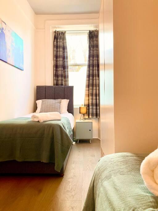 Anchored Homely Apartment In Historic Centre Paisley Ngoại thất bức ảnh