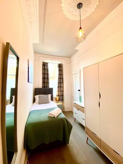 Anchored Homely Apartment In Historic Centre Paisley Ngoại thất bức ảnh