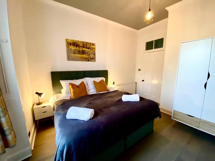 Anchored Homely Apartment In Historic Centre Paisley Ngoại thất bức ảnh