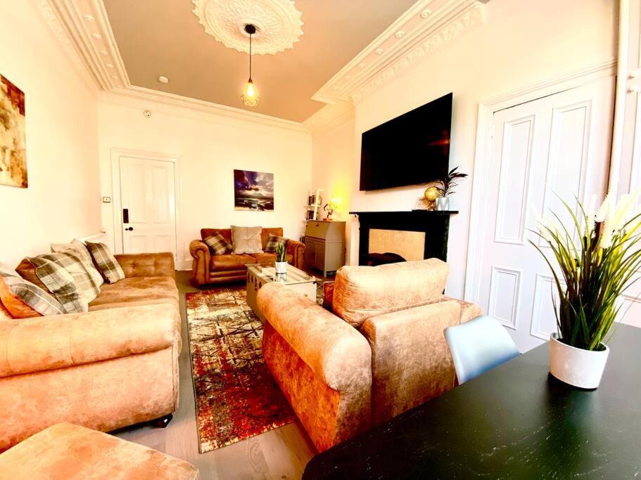 Anchored Homely Apartment In Historic Centre Paisley Ngoại thất bức ảnh